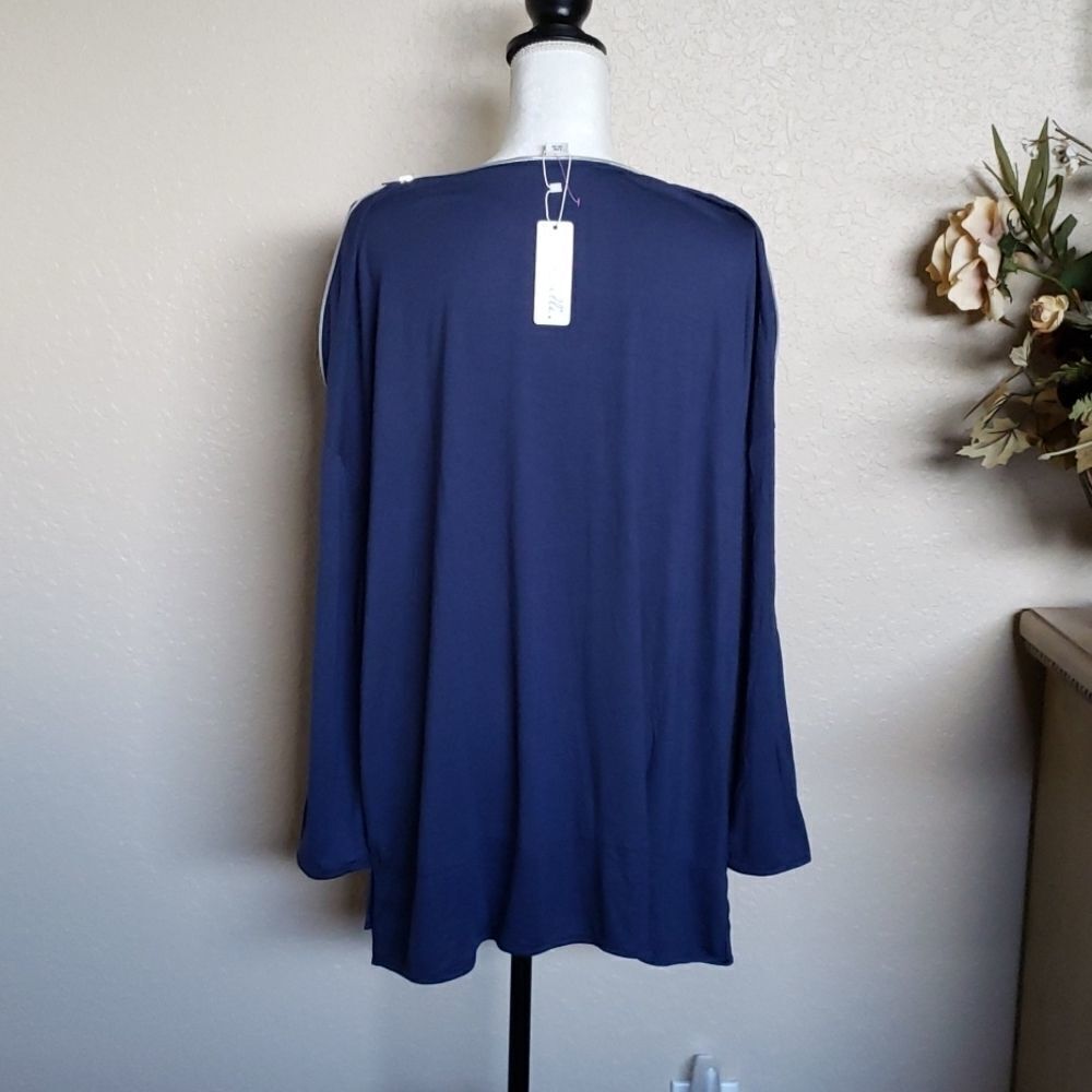 Simply Noelle SHOULDER ZIP TOP - Picture 15 of 15
